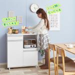 天板はキズに強いメラミン化粧板を使用