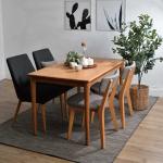 他のチェアと合わせても良い感じ