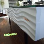 光沢感のあるウェーブデザイン