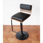 足が置けるステップ